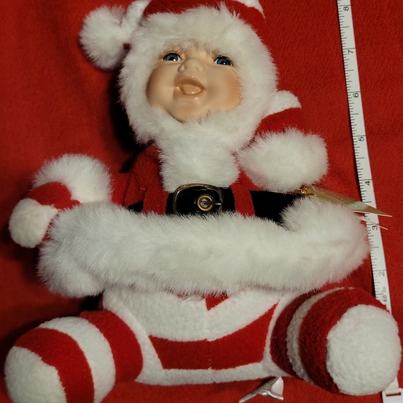 Dept 56 'Hug A Buddy' Santa Baby - Picture 8 of 12